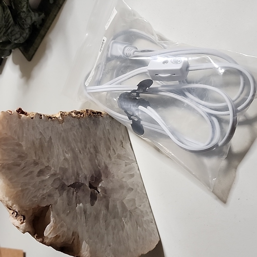 Quartz Crystal Geode Light - Picture 11 of 11